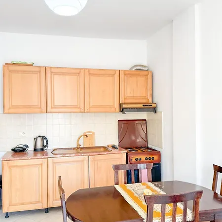 Klevi Apartament *
